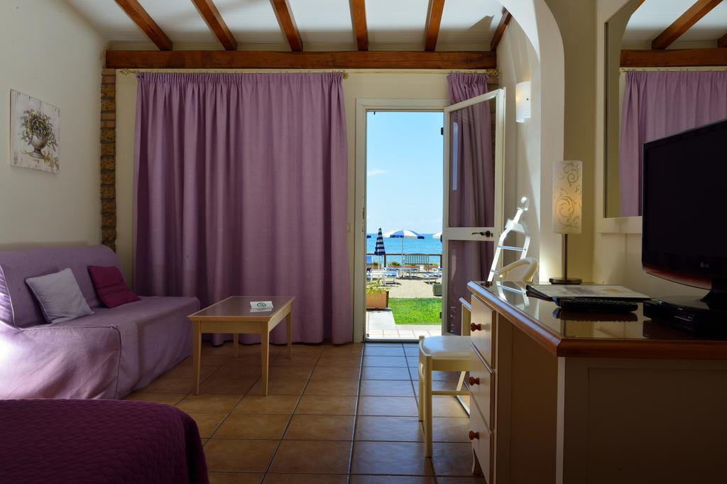 Hotel Acquasanta Терачина Стая снимка
