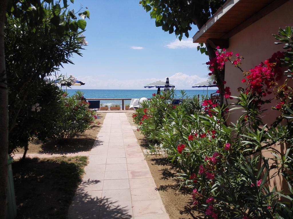 Hotel Acquasanta Терачина Екстериор снимка