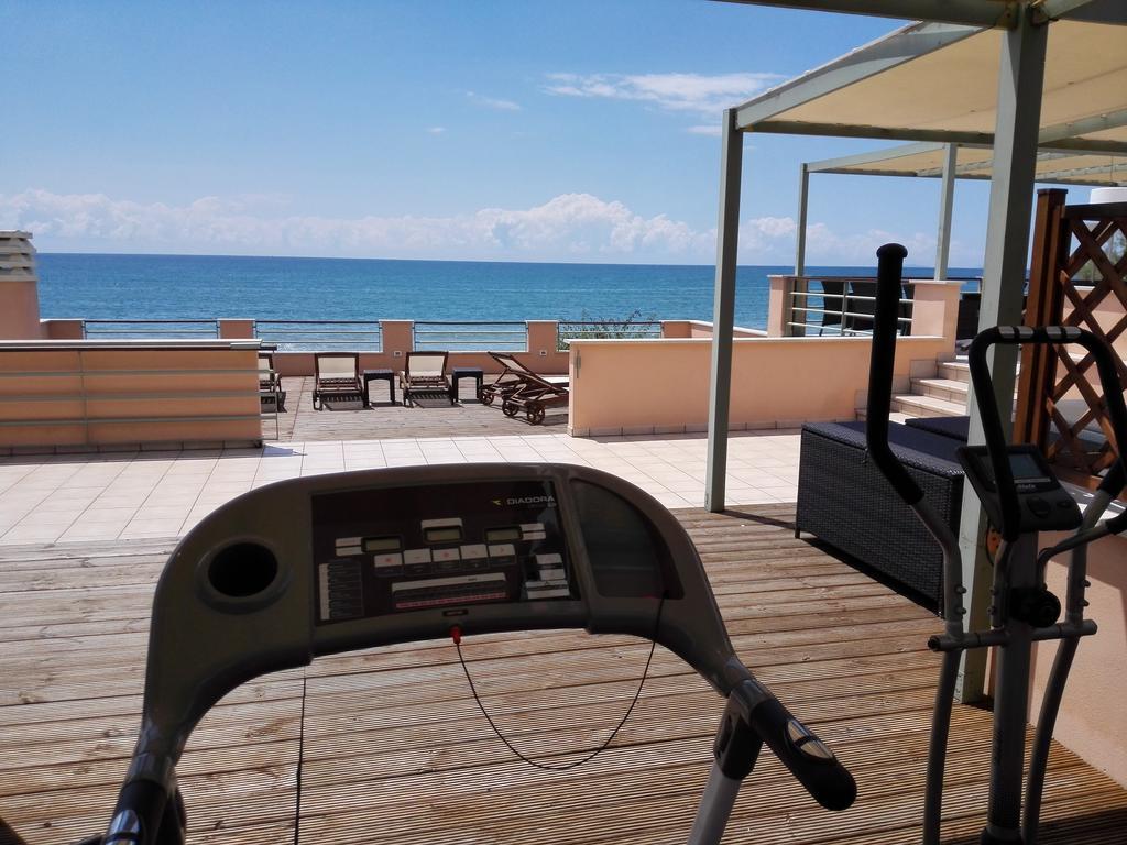 Hotel Acquasanta Терачина Екстериор снимка