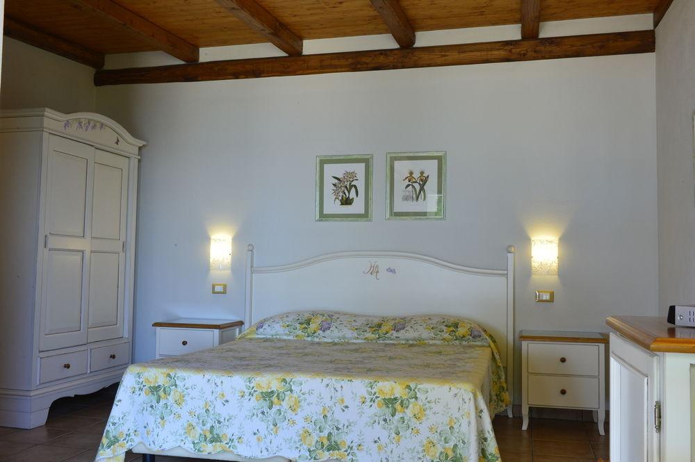 Hotel Acquasanta Терачина Екстериор снимка