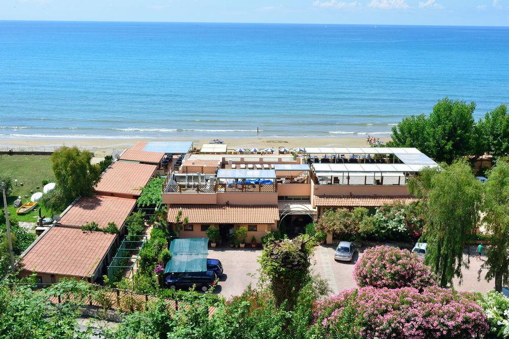 Hotel Acquasanta Терачина Екстериор снимка