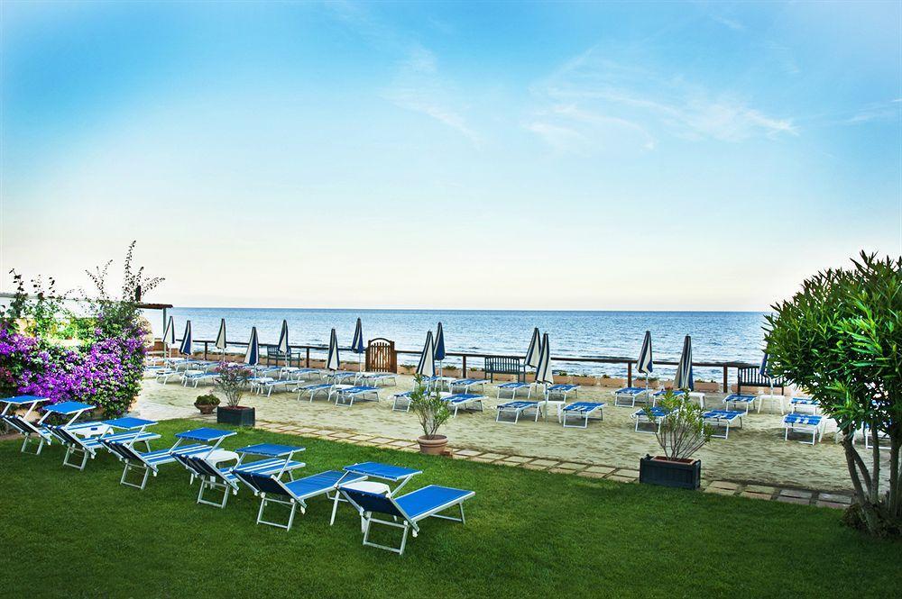 Hotel Acquasanta Терачина Екстериор снимка