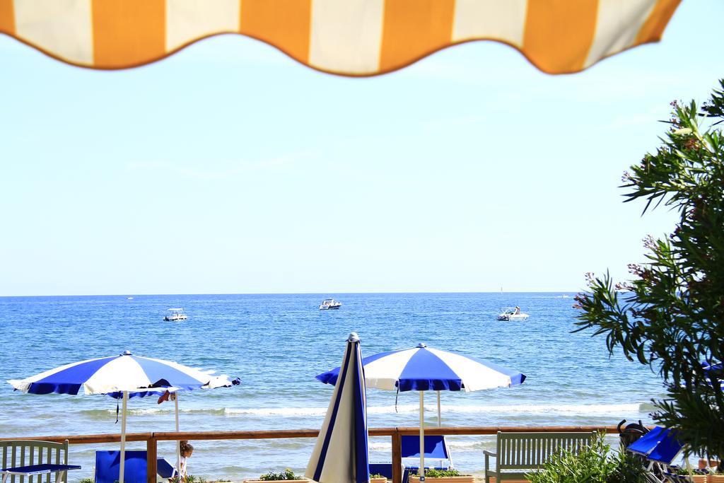 Hotel Acquasanta Терачина Екстериор снимка