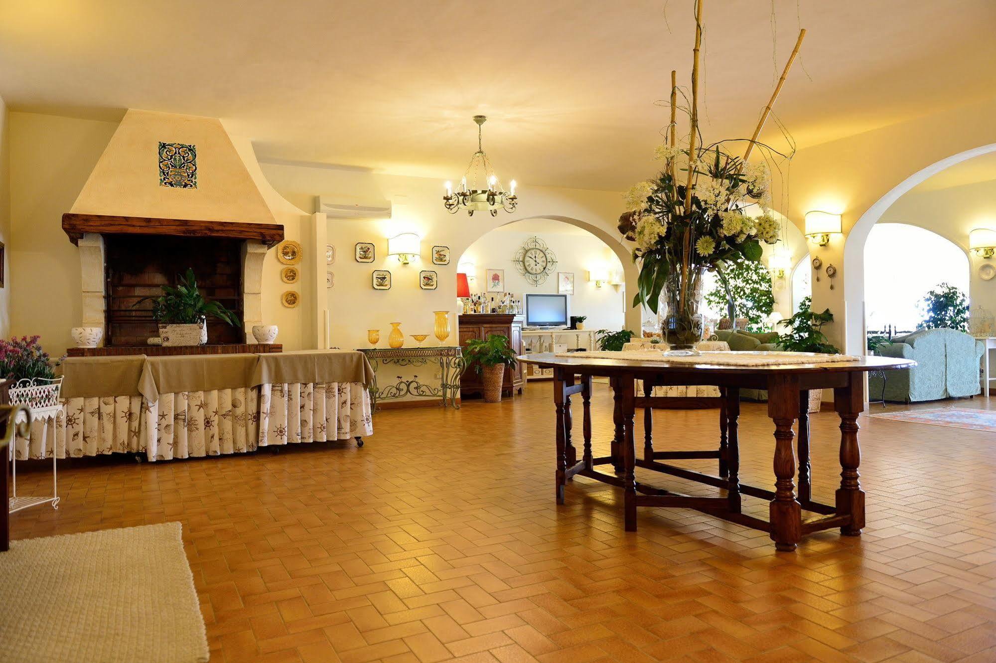 Hotel Acquasanta Терачина Екстериор снимка