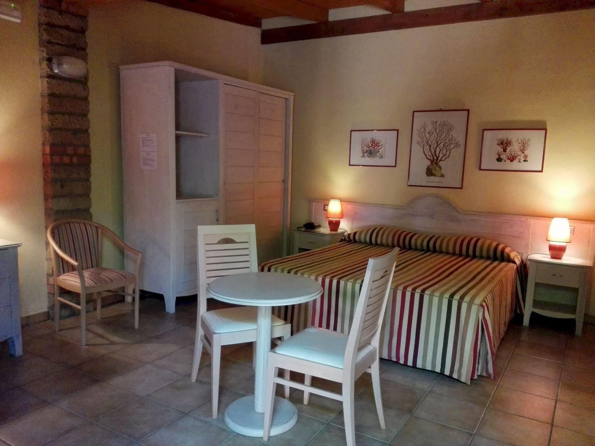 Hotel Acquasanta Терачина Екстериор снимка