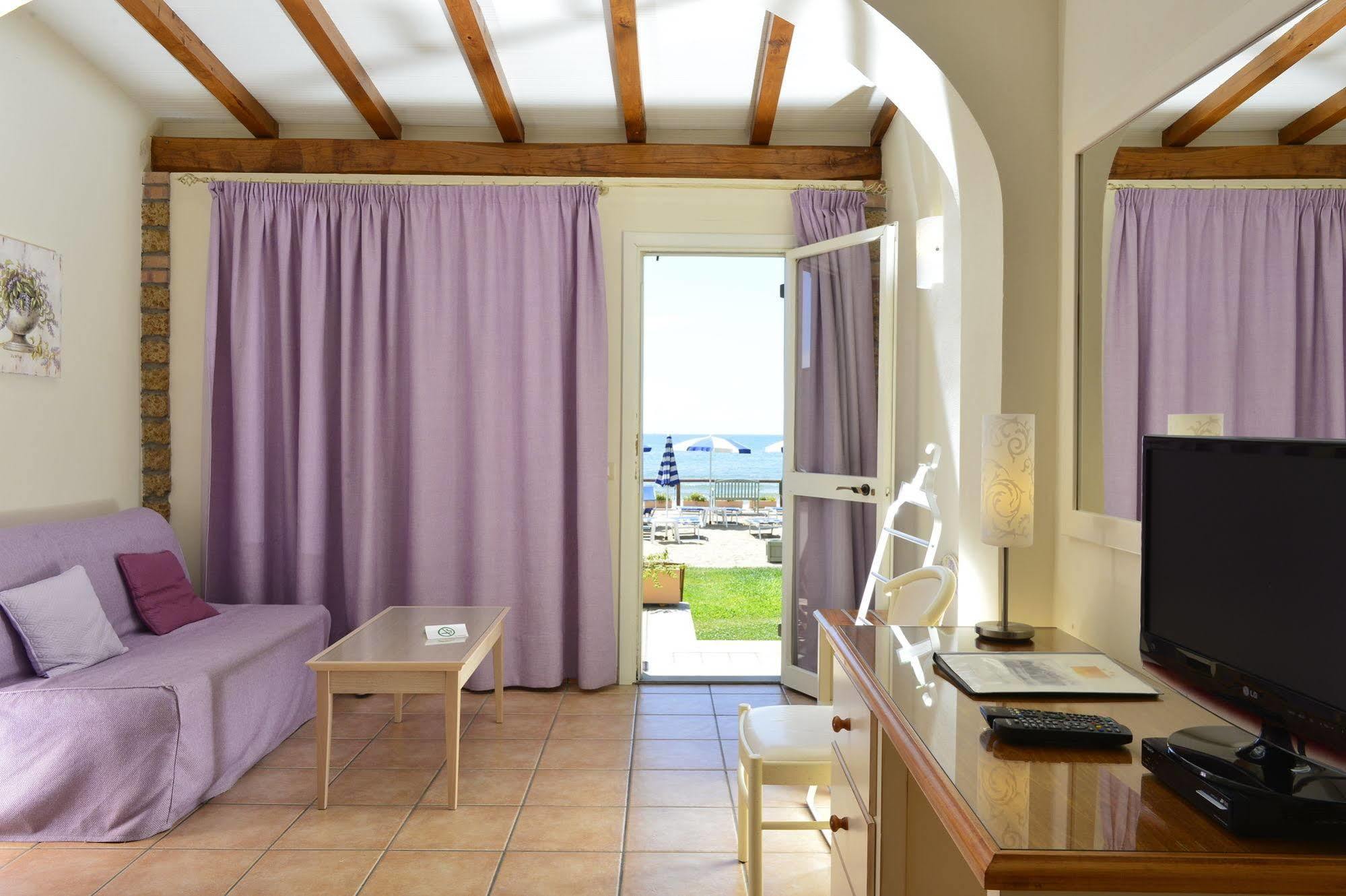 Hotel Acquasanta Терачина Екстериор снимка
