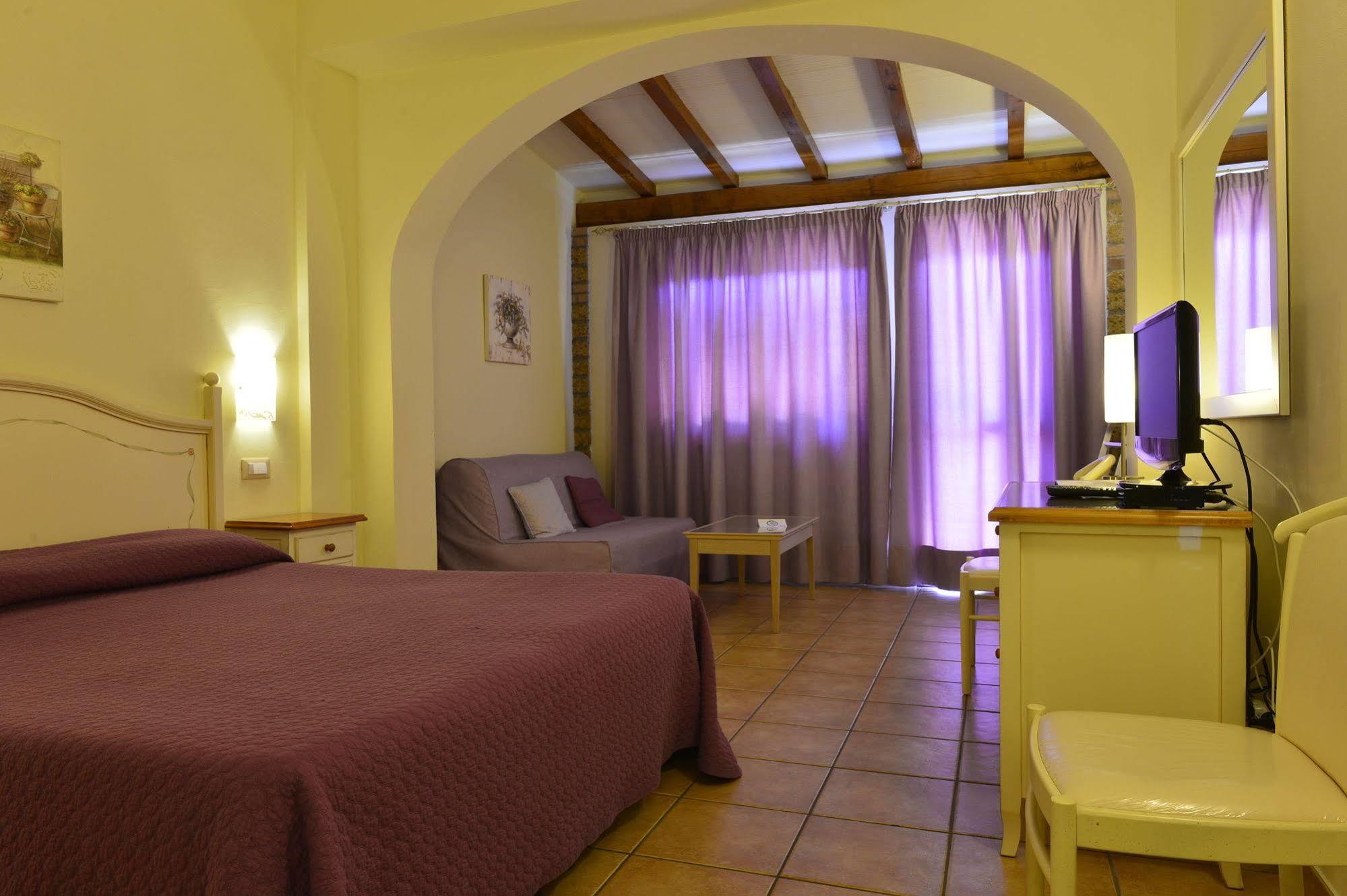 Hotel Acquasanta Терачина Екстериор снимка