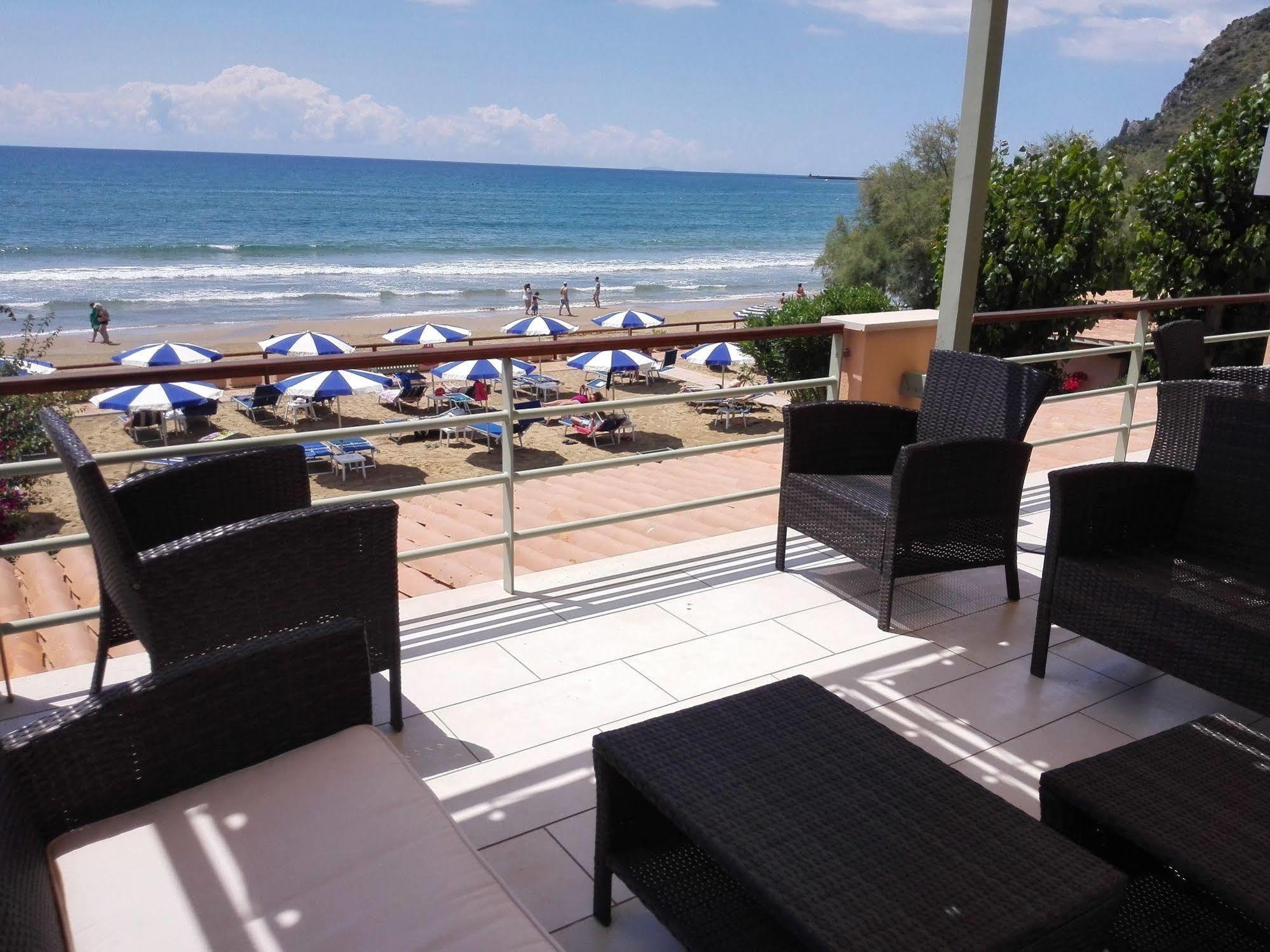 Hotel Acquasanta Терачина Екстериор снимка