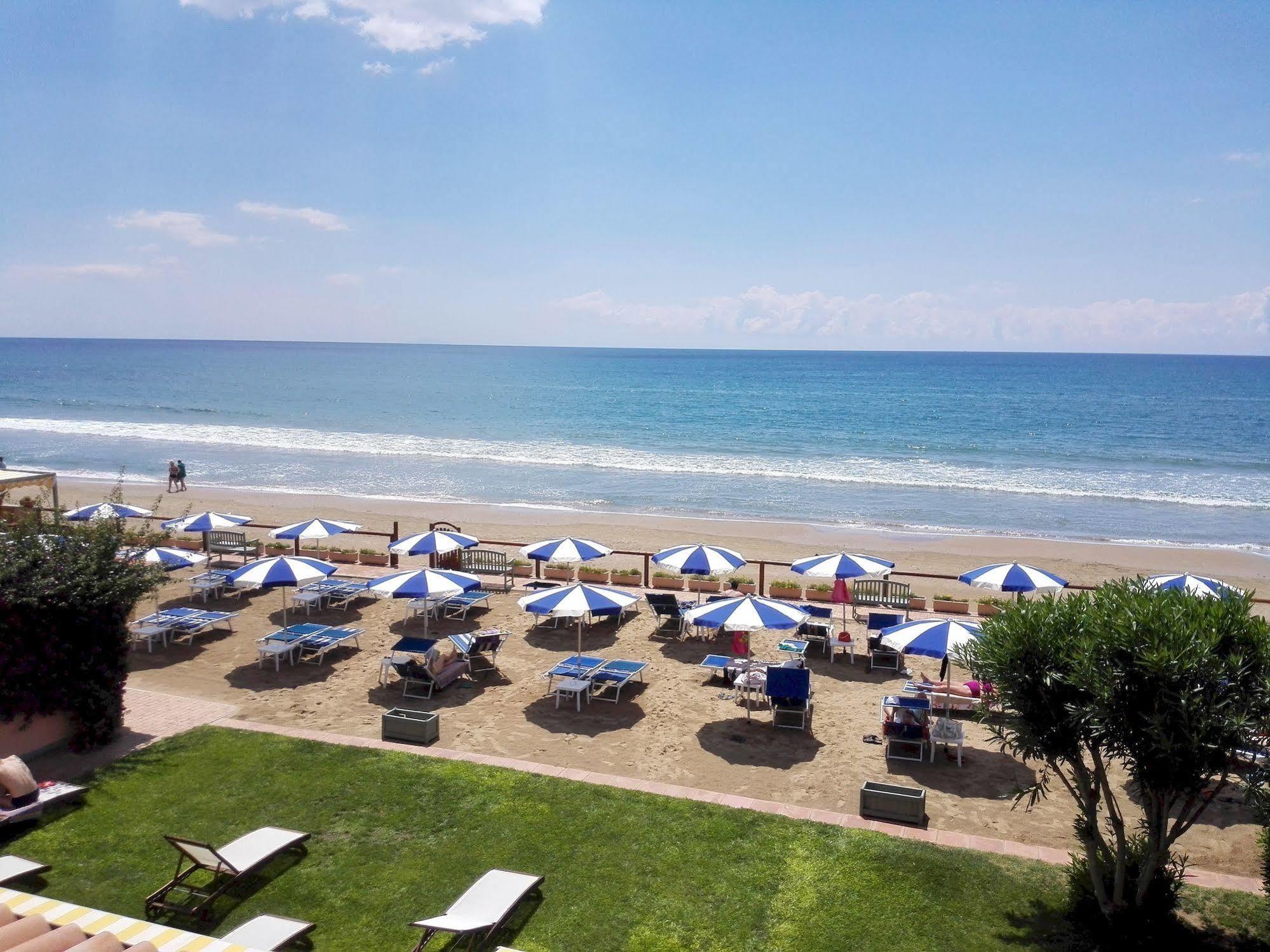 Hotel Acquasanta Терачина Екстериор снимка