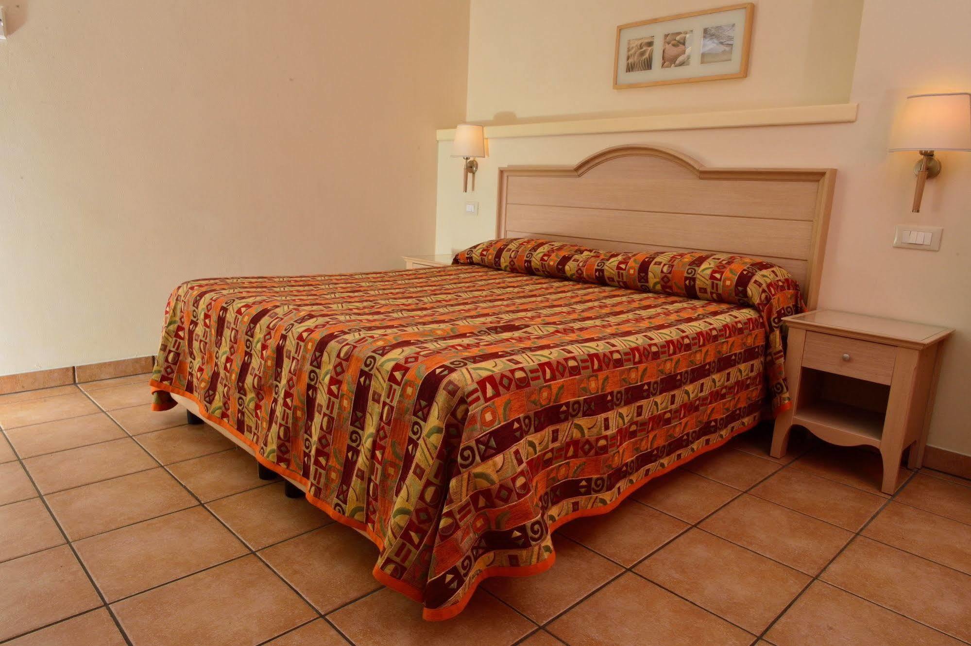 Hotel Acquasanta Терачина Екстериор снимка